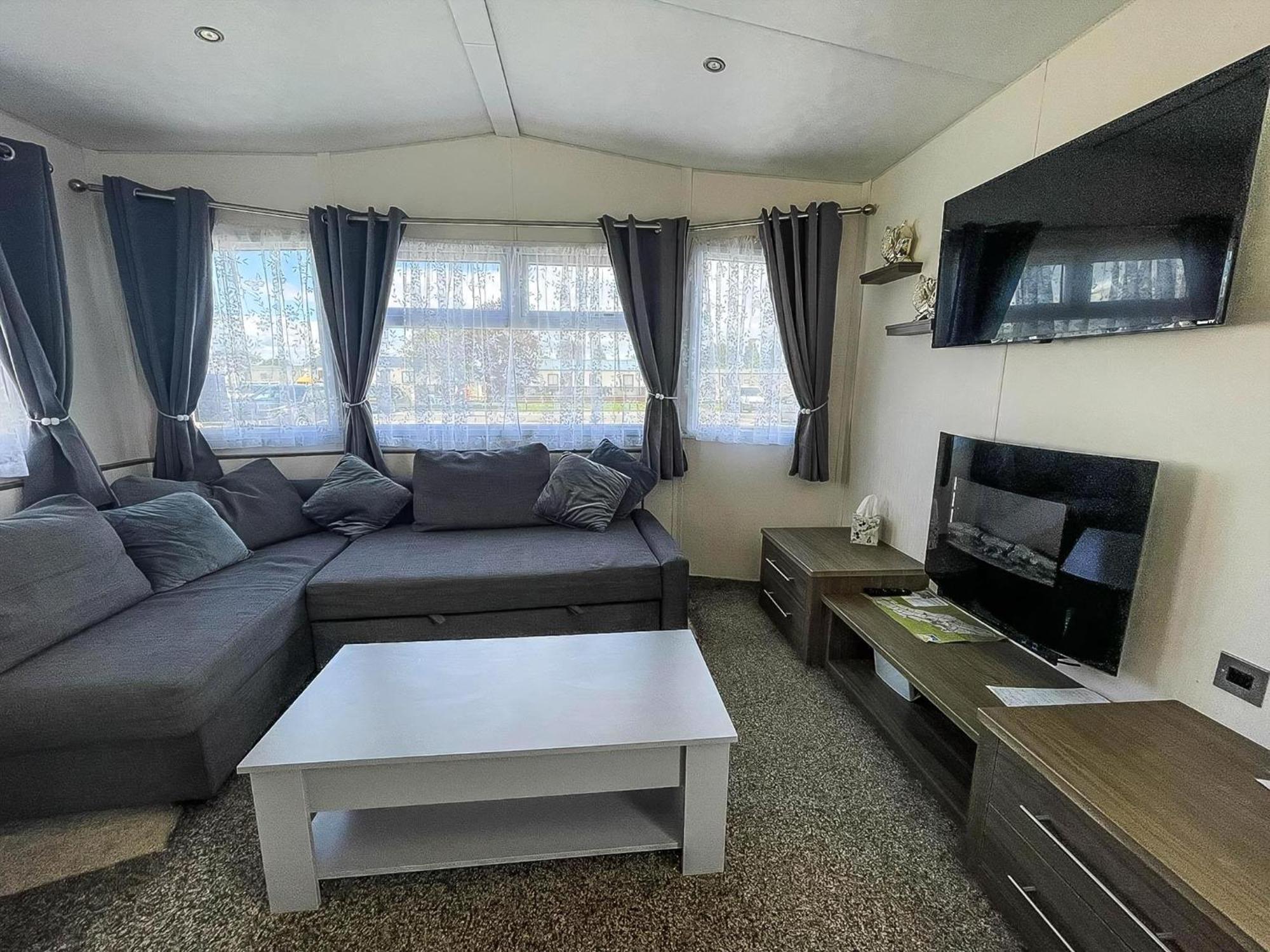 Homely 6 Berth Caravan With Decking And Wi-fi At Seawick, Essex Ref 27928sw Campsite Clacton-on-Sea